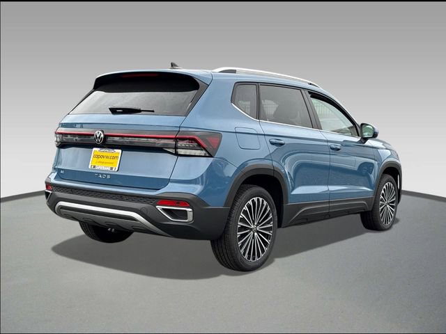 New 2026 Volkswagen Taos SE image 4
