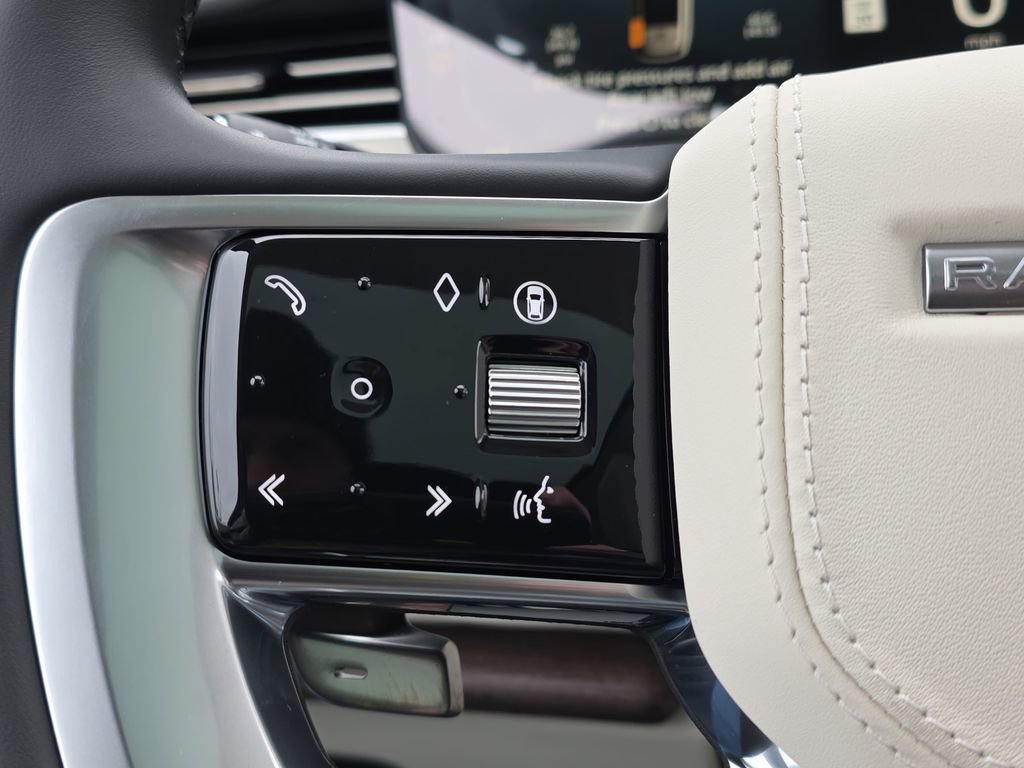 New 2026 Land Rover Range Rover SE image 17