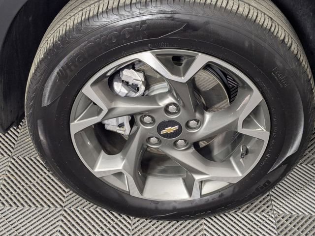 Used 2025 Chevrolet Trax LT w/ LT Convenience Package image 8