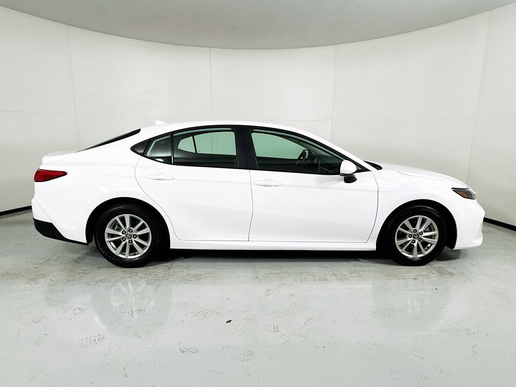 Used 2025 Toyota Camry LE FWD image 9