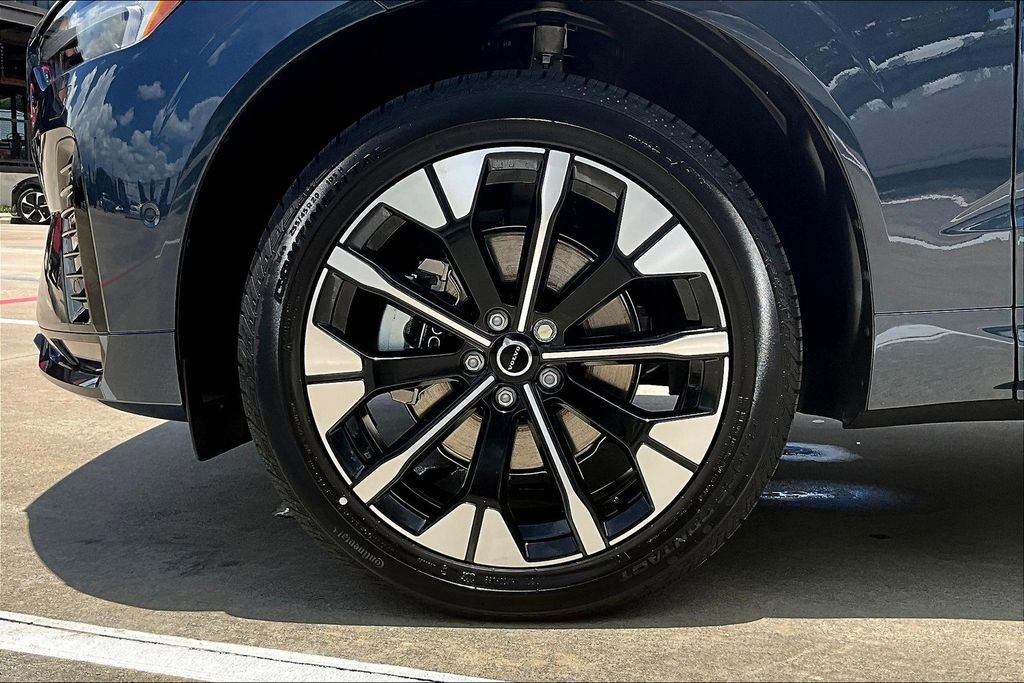 New 2026 Volvo XC60 B5 Plus w/ Protection Package Premier AWD/4WD image 30