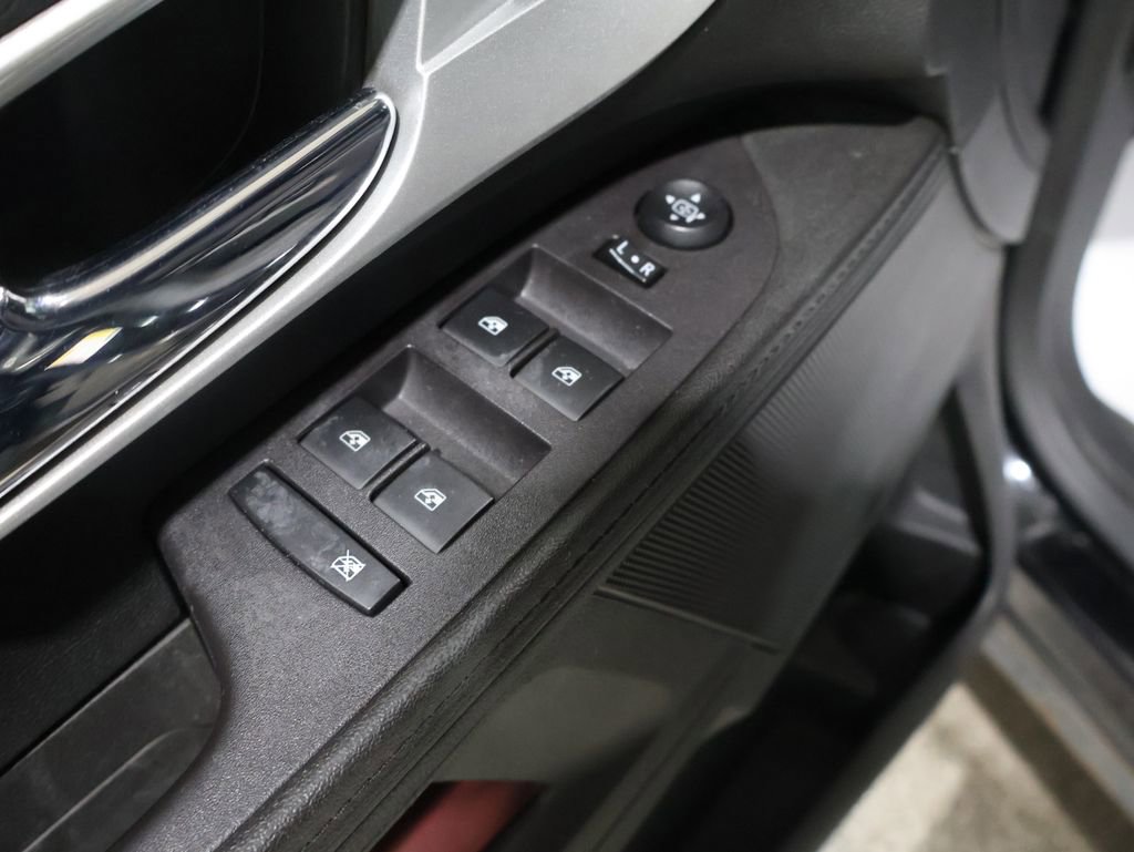 Used 2017 Chevrolet Equinox LT w/ Driver Confidence Package II image 13