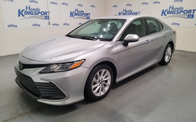Used 2023 Toyota Camry LE image 6