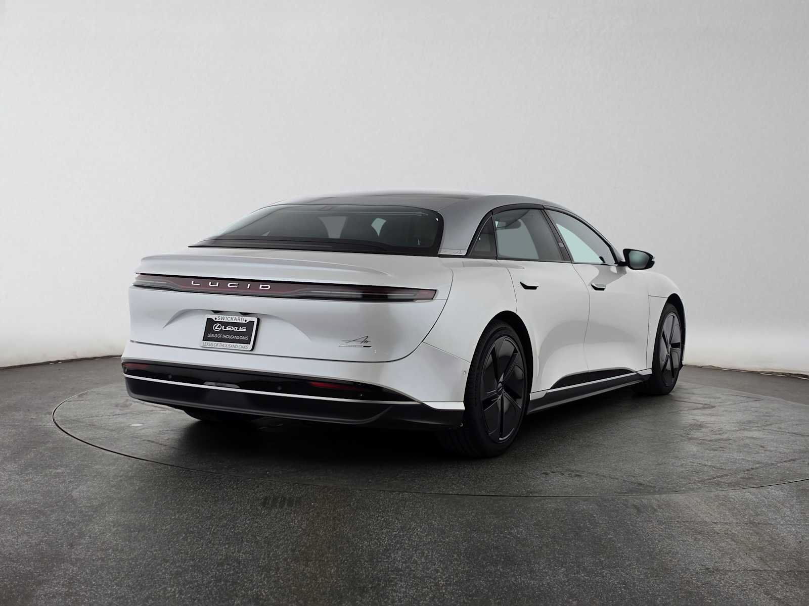 Used 2023 Lucid Air Touring AWD/4WD image 3