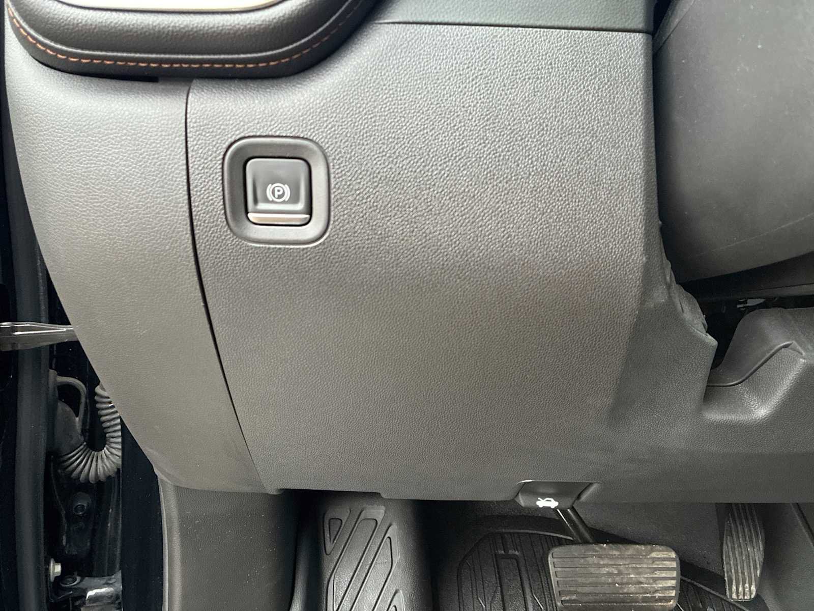 Certified 2019 GMC Sierra 1500 AT4 w/ AT4 Premium Package image 18