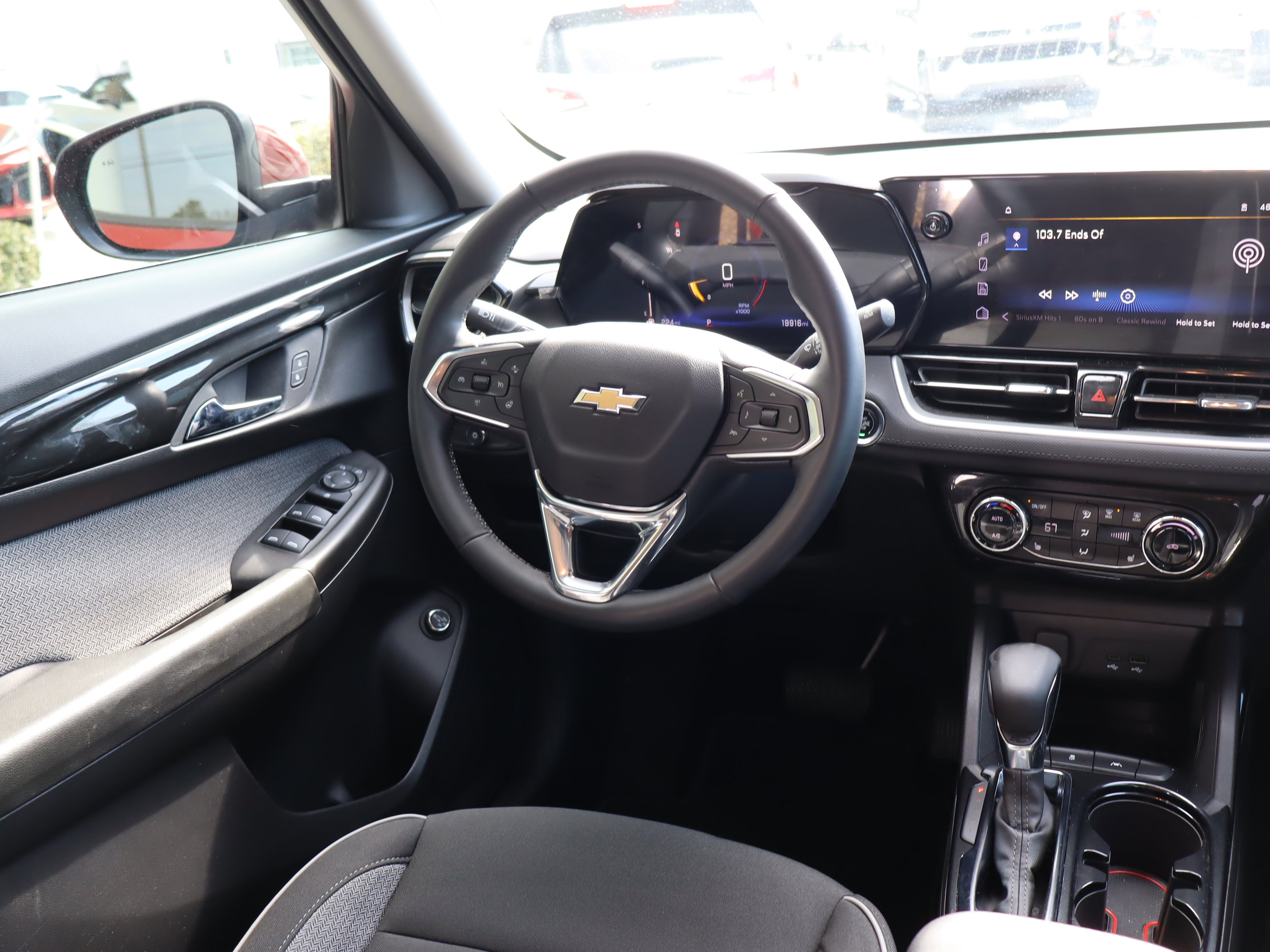 Certified 2025 Chevrolet TrailBlazer LT w/ Convenience Package image 12