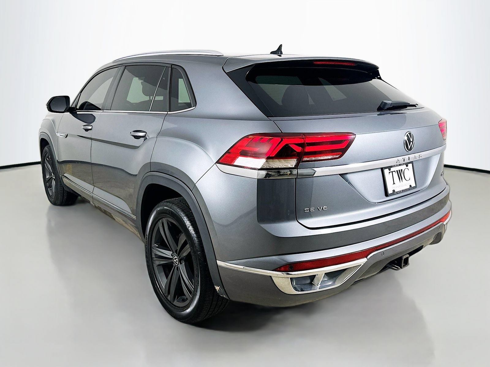 Used 2020 Volkswagen Atlas Cross Sport SE w/ Panoramic Sunroof Package AWD/4WD image 7