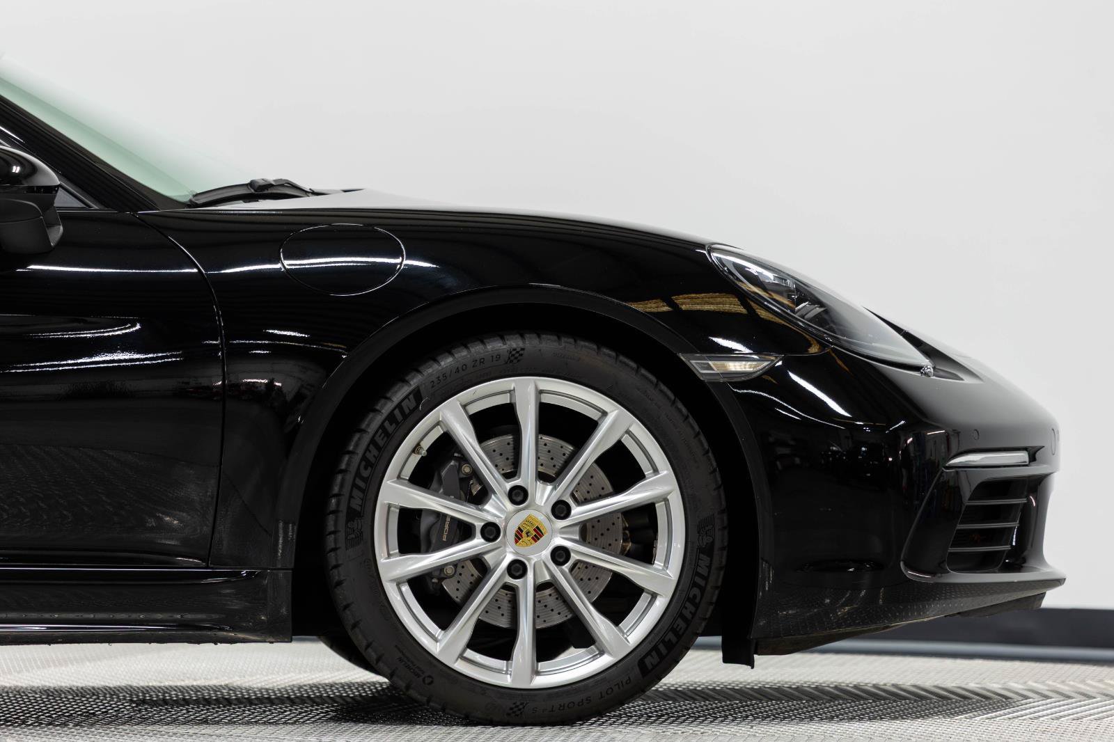 Used 2018 Porsche 718 Cayman RWD image 20