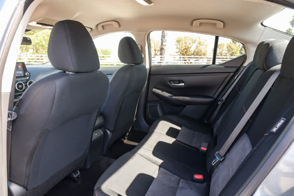 Used 2022 Nissan Sentra SR w/ Lighting Package FWD image 18
