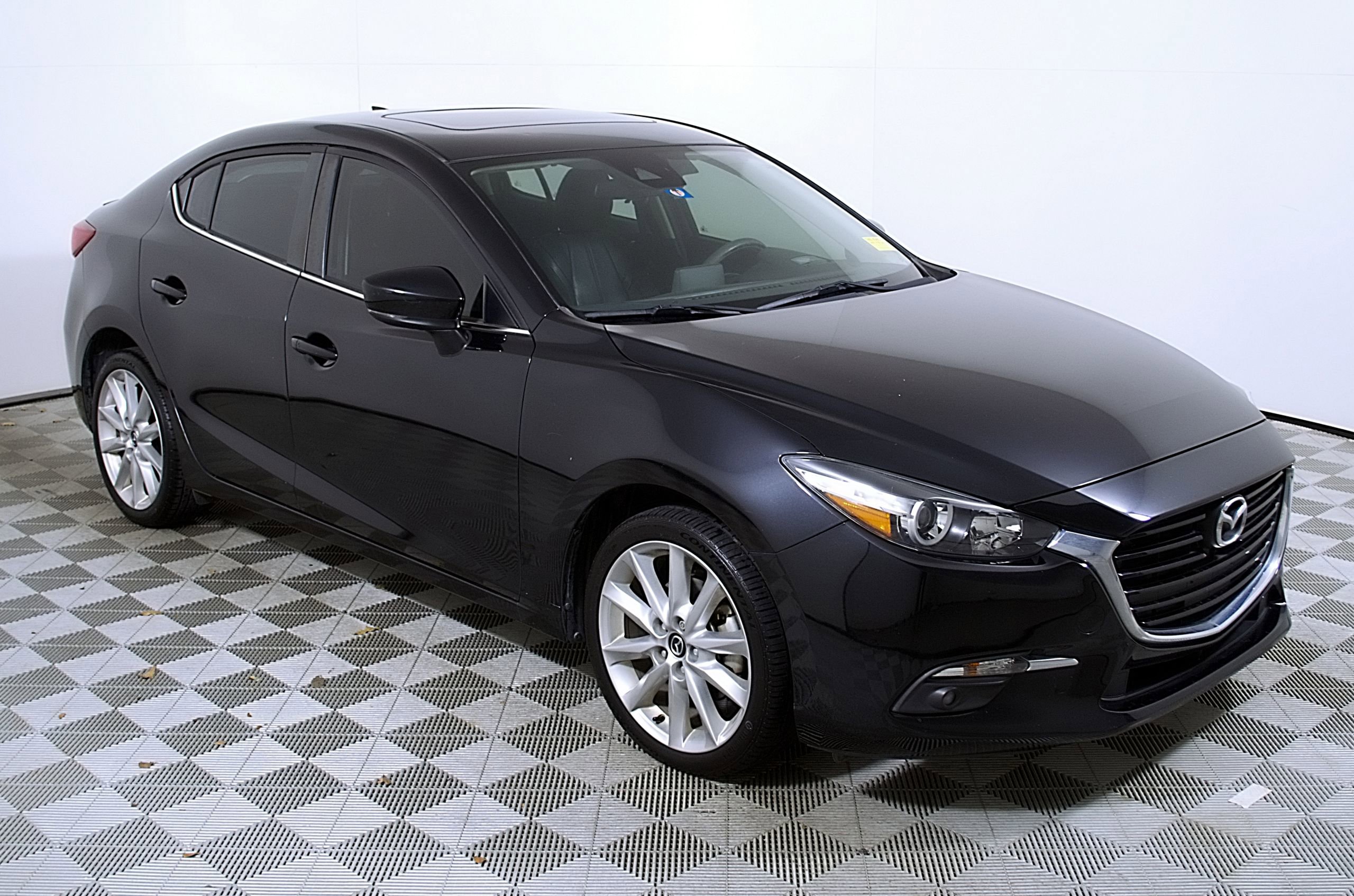 Used 2017 MAZDA MAZDA3 Grand Touring image 6
