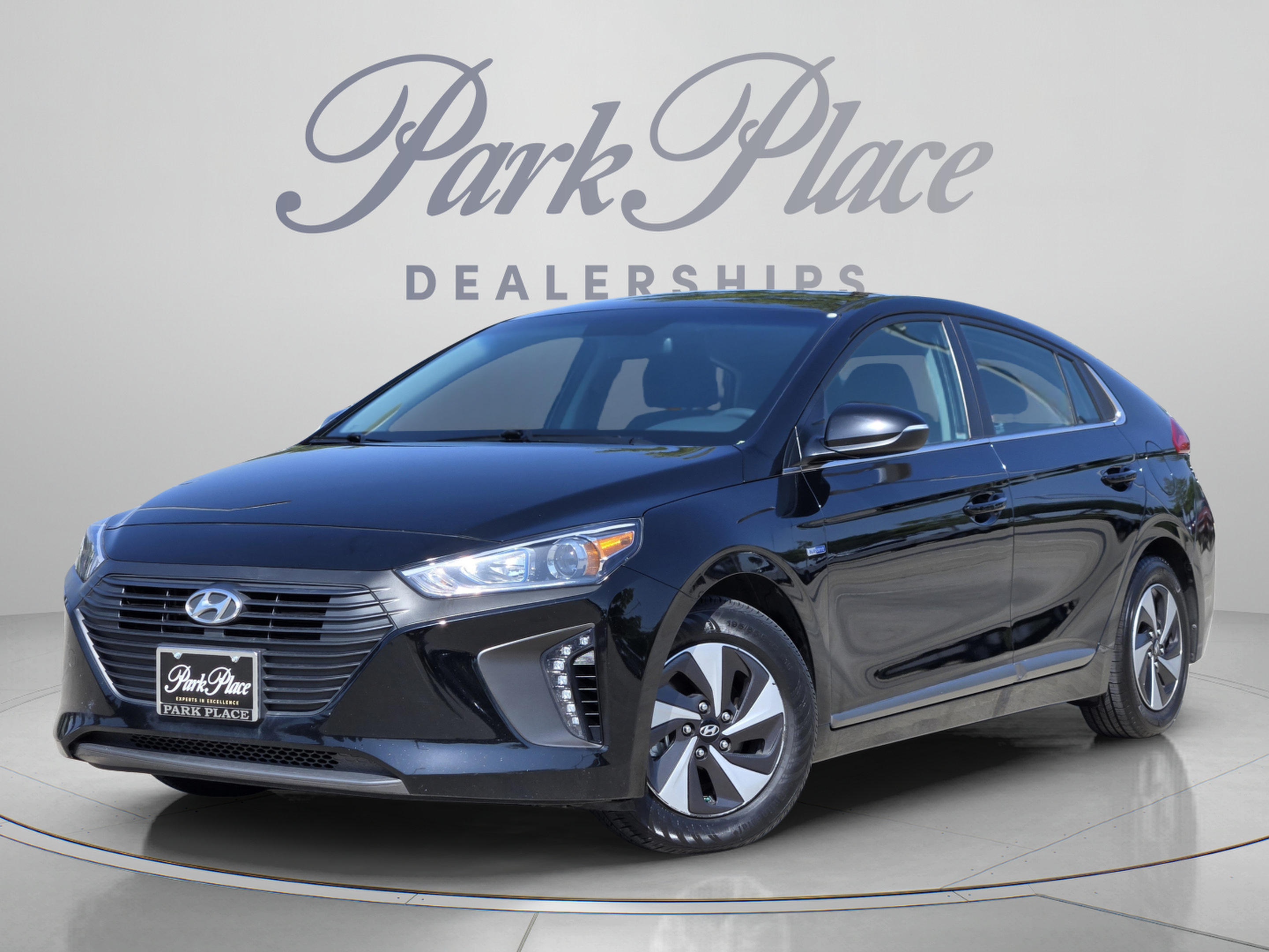 Used 2017 Hyundai Ioniq SEL FWD video 1