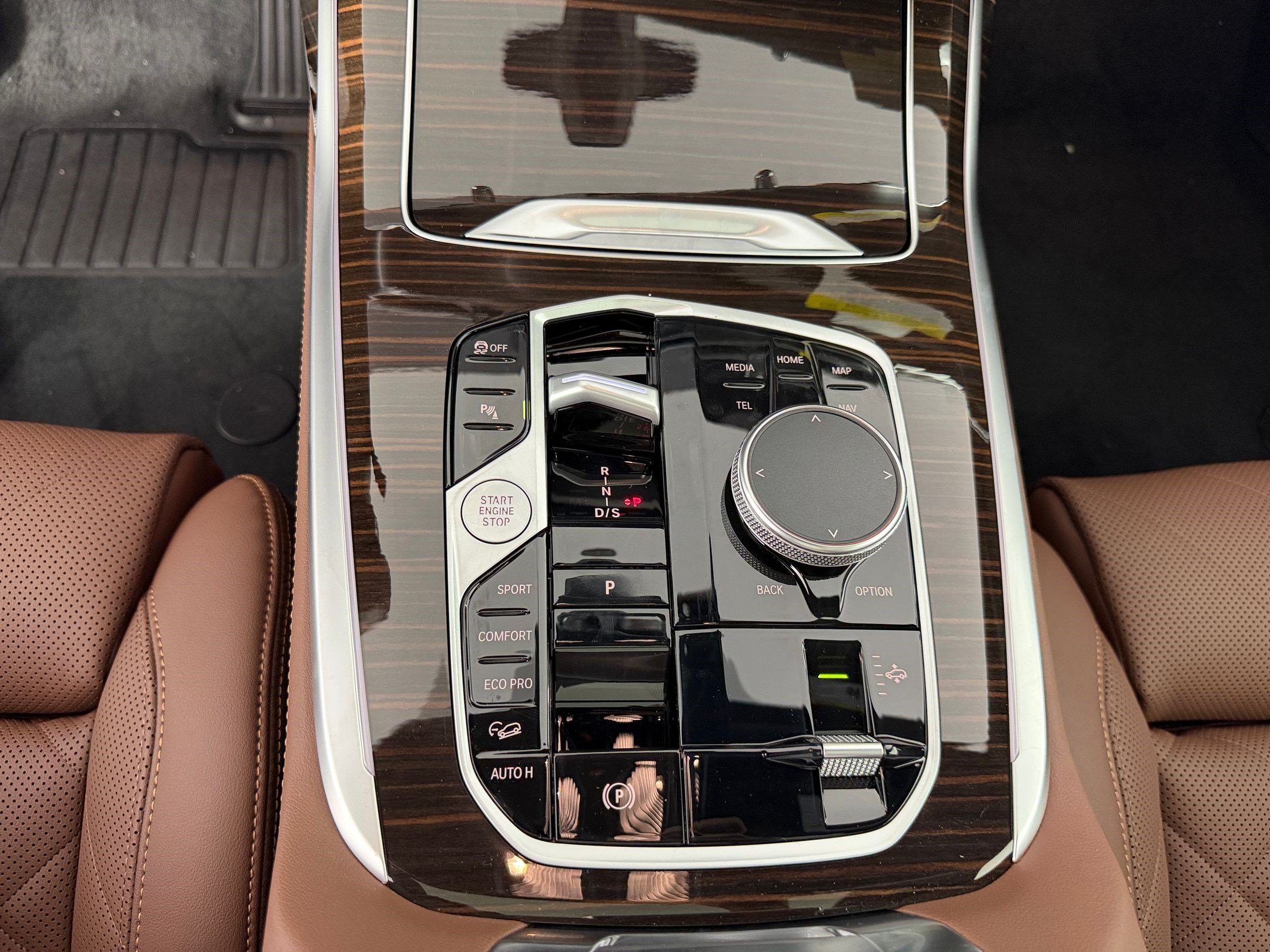 New 2027 BMW X7 xDrive40i w/ Premium Package AWD/4WD image 16