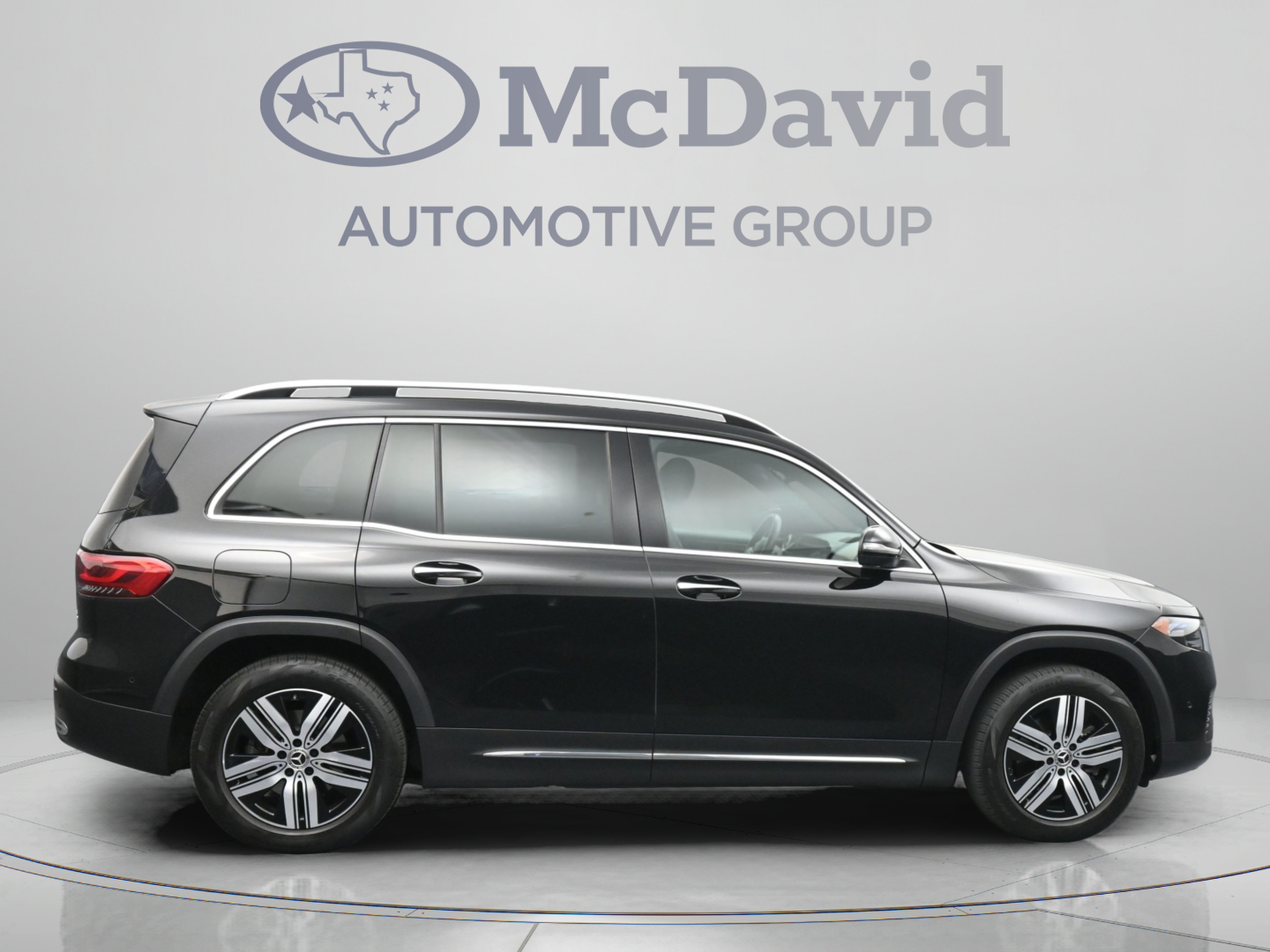 Used 2023 Mercedes-Benz EQB 300 4MATIC image 9