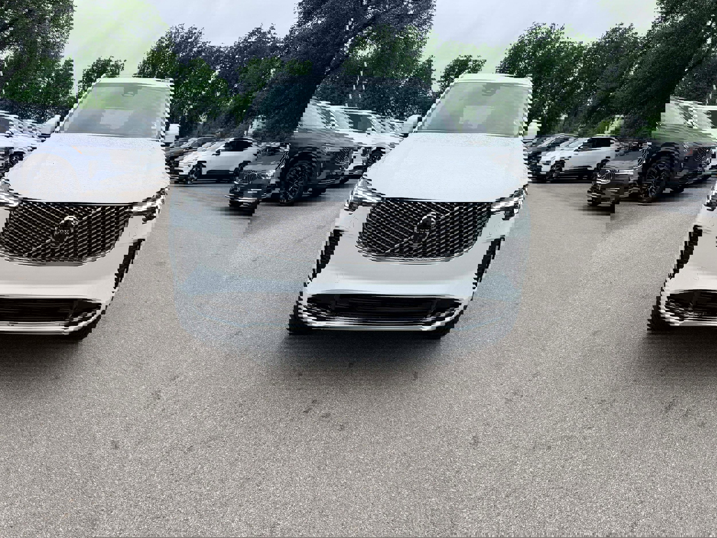 Certified 2025 Volvo XC90 B5 Plus image 8