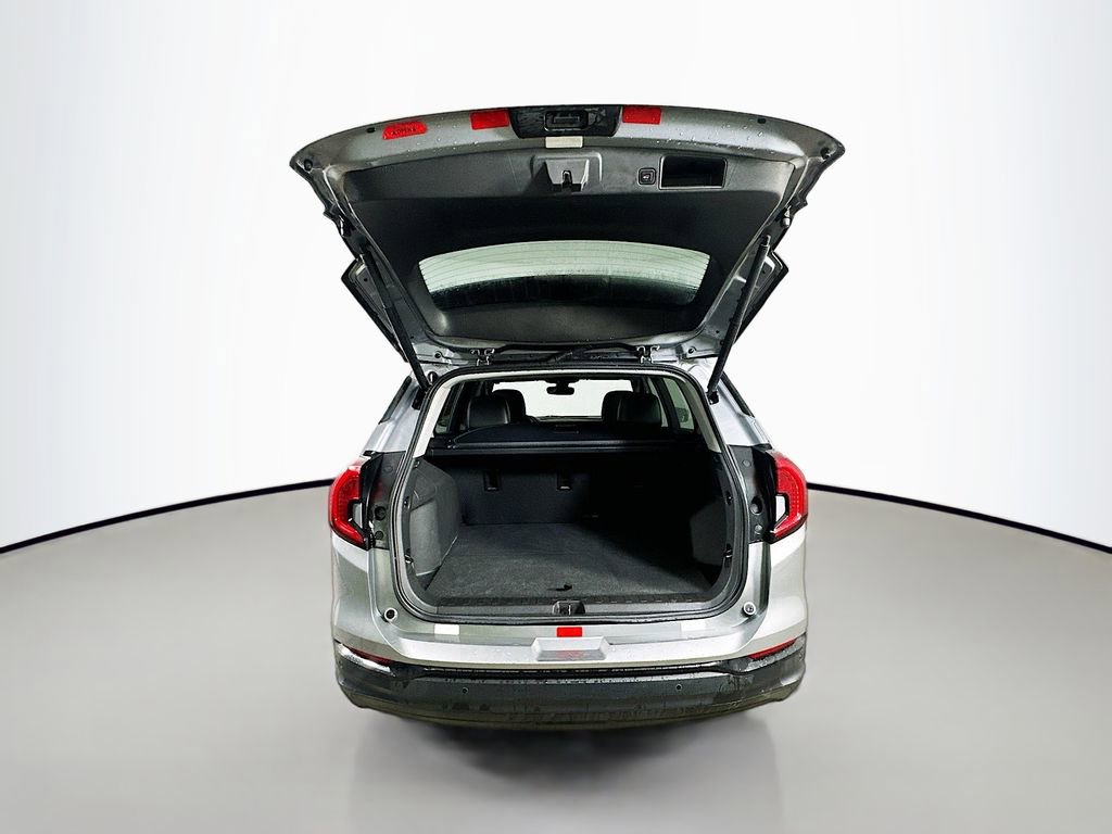 Used 2023 GMC Terrain SLT w/ Tech Package FWD image 35