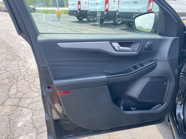 Used 2025 Ford Escape Platinum AWD/4WD image 12