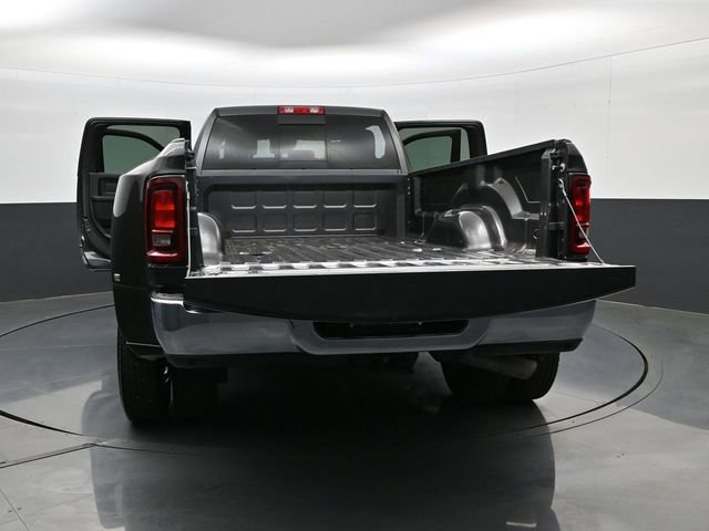 Used 2025 RAM 3500 Tradesman AWD/4WD image 32