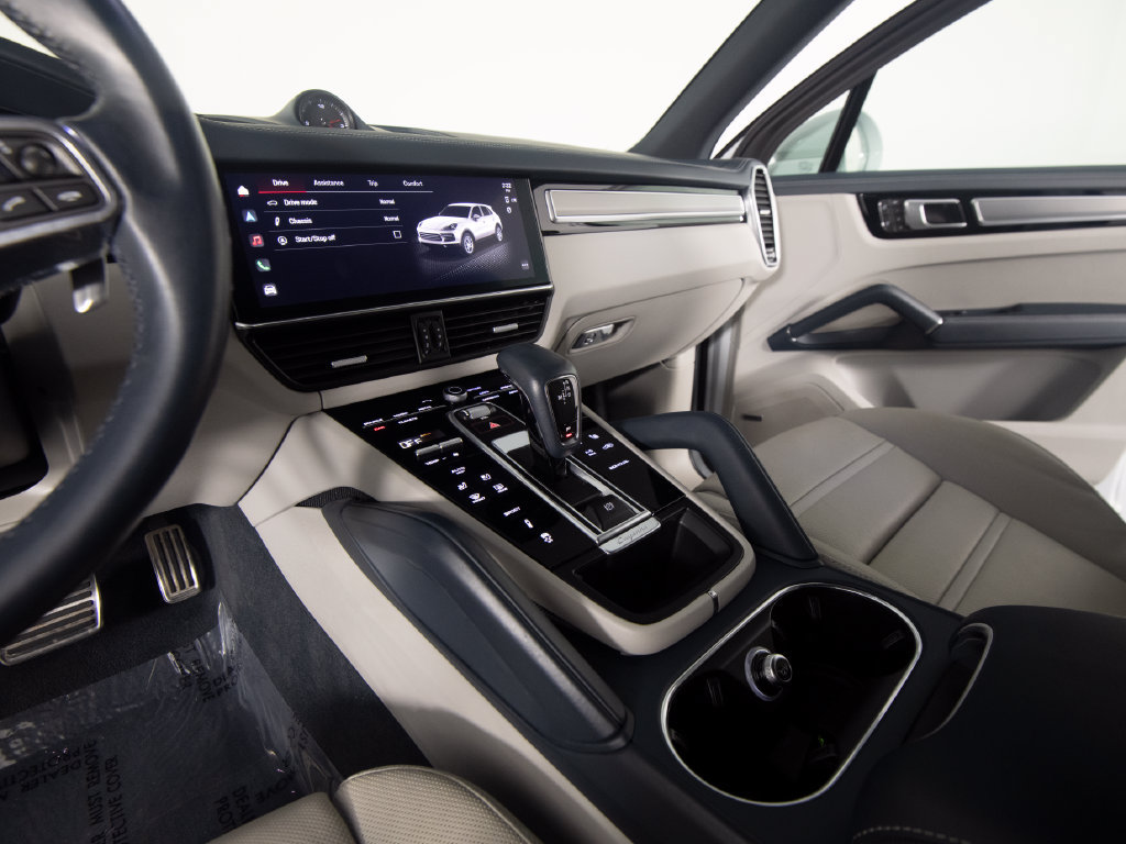 Certified 2023 Porsche Cayenne S Platinum AWD/4WD image 26
