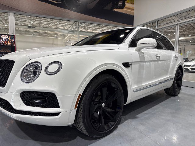 Used 2018 Bentley Bentayga image 23