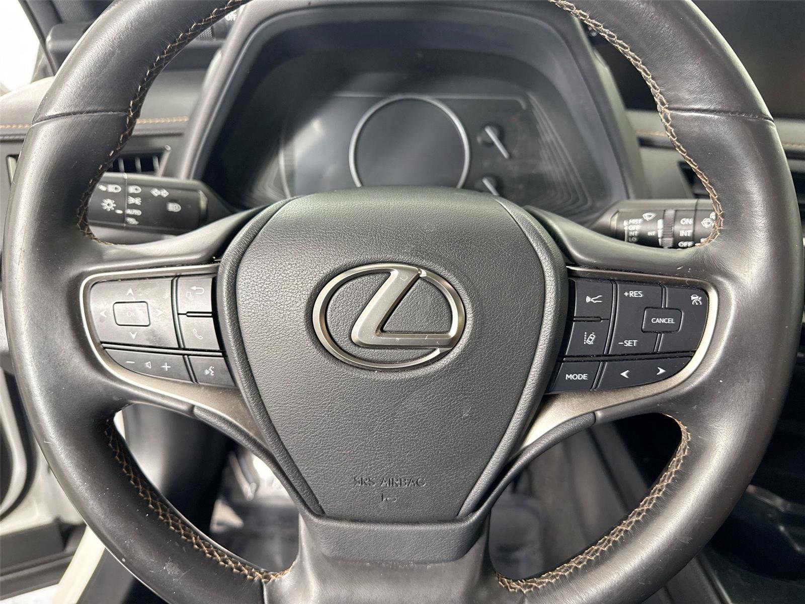 Used 2020 Lexus UX 200 image 14