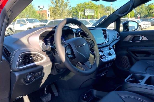New 2026 Chrysler Pacifica Select w/ S Appearance Package FWD image 36