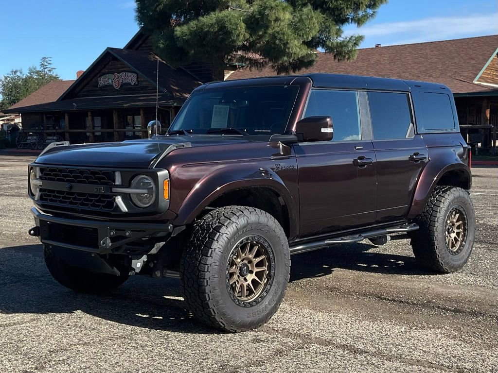 Used 2023 Ford Bronco Outer Banks image 2