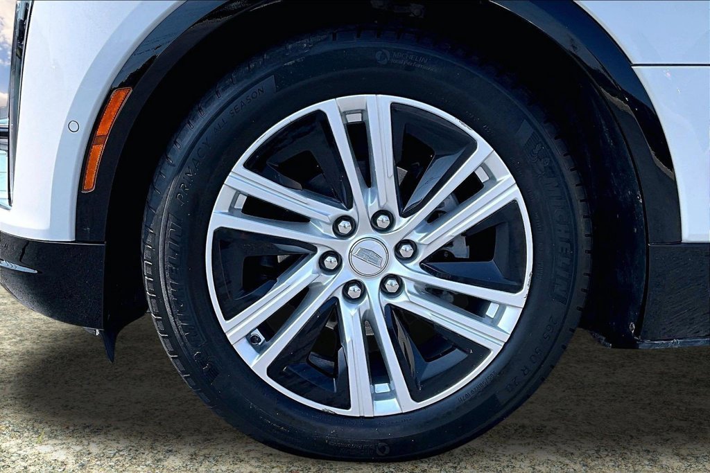 Certified 2024 Cadillac Lyriq Tech w/ Driver Assist Package AWD/4WD image 33