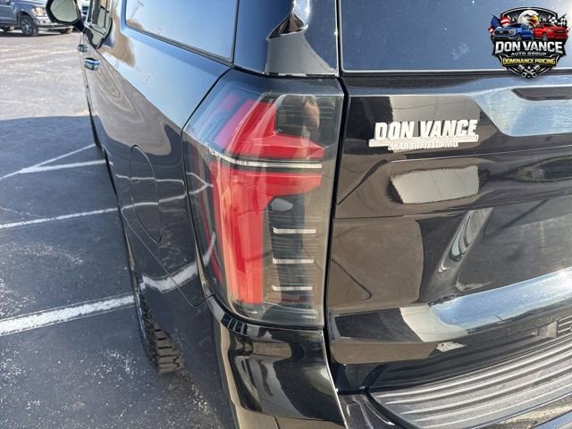 Used 2025 Chevrolet Suburban Z71 image 39