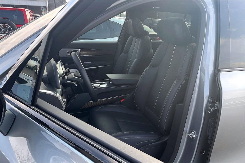 Used 2026 Cadillac Vistiq Luxury image 23