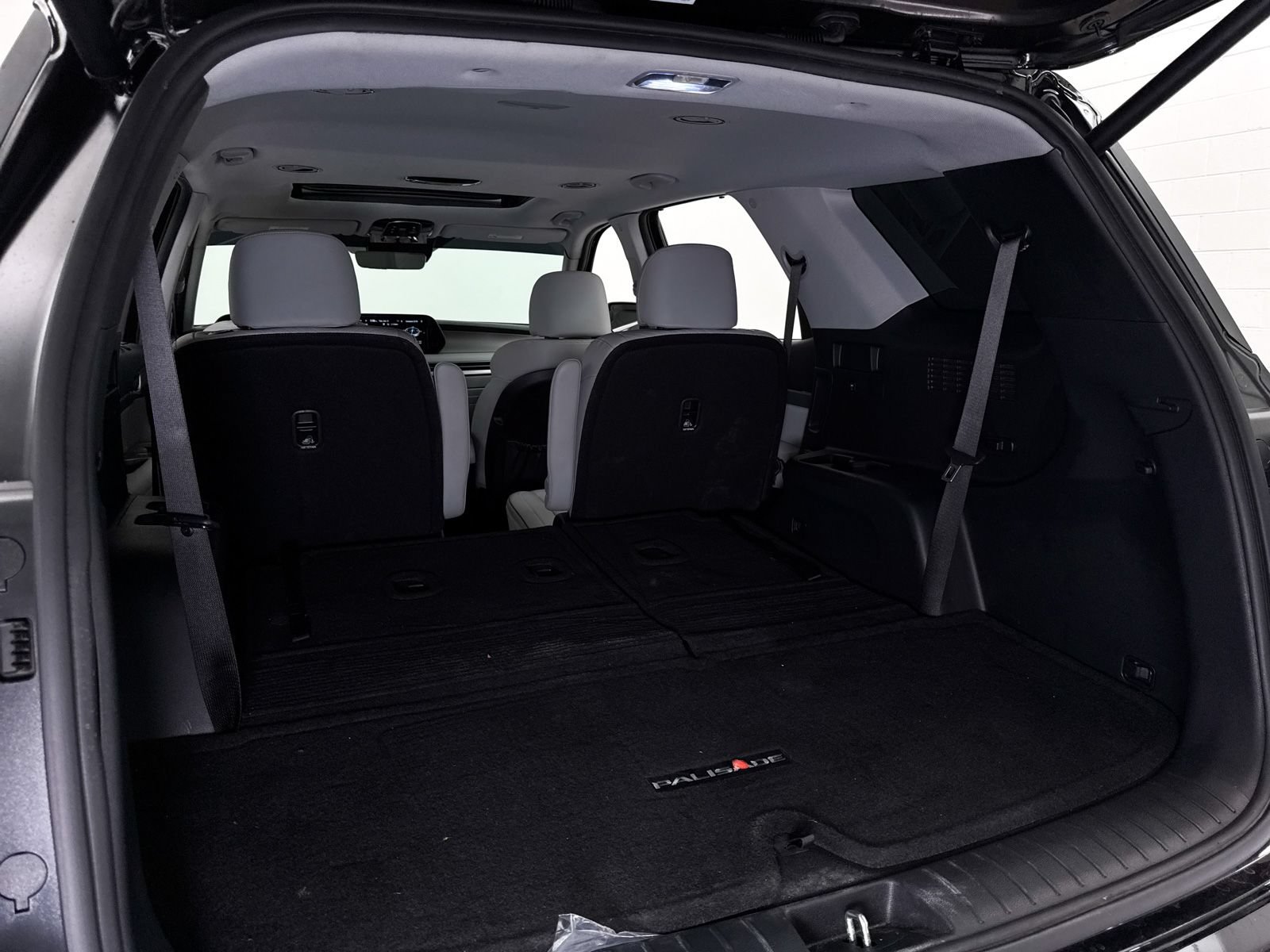 Used 2025 Hyundai Palisade SEL FWD image 34