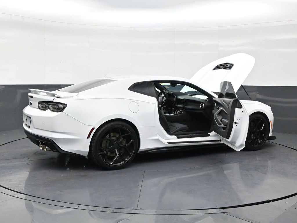 Used 2019 Chevrolet Camaro SS image 29