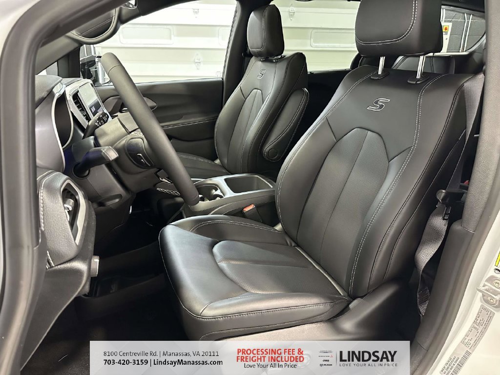 New 2026 Chrysler Pacifica Select w/ S Appearance Package FWD image 19