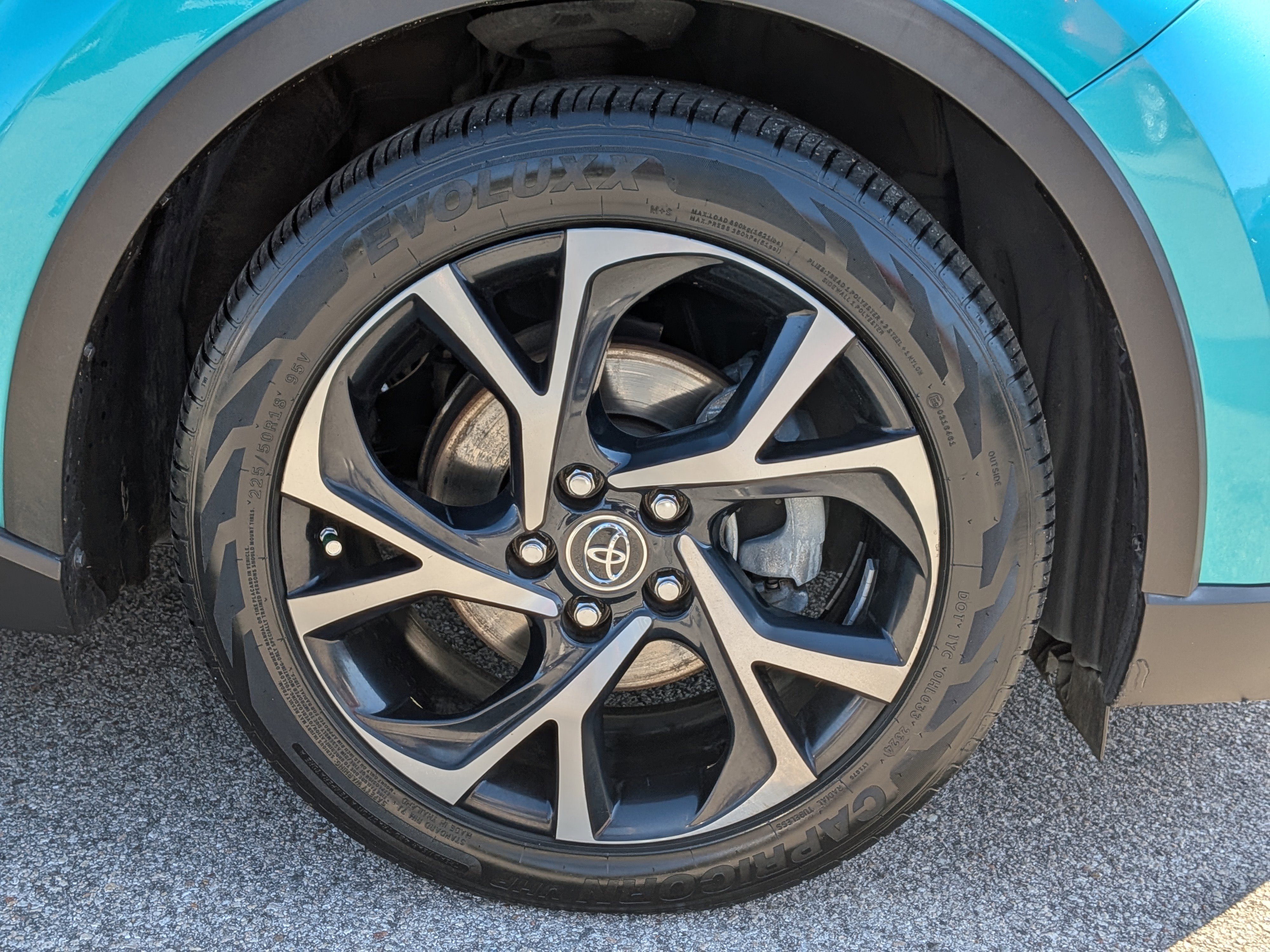 Used 2018 Toyota C-HR XLE image 10