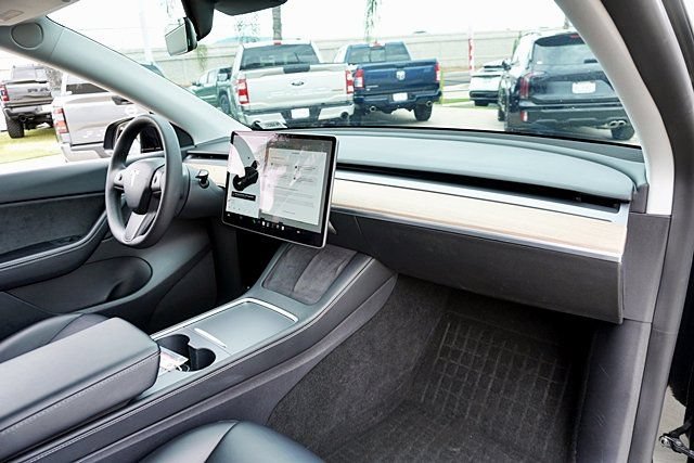 Used 2021 Tesla Model Y Performance AWD/4WD image 16