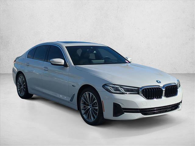 Used 2023 BMW 530e w/ Premium Package image 3