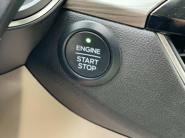 Used 2020 Ford Escape Titanium image 18