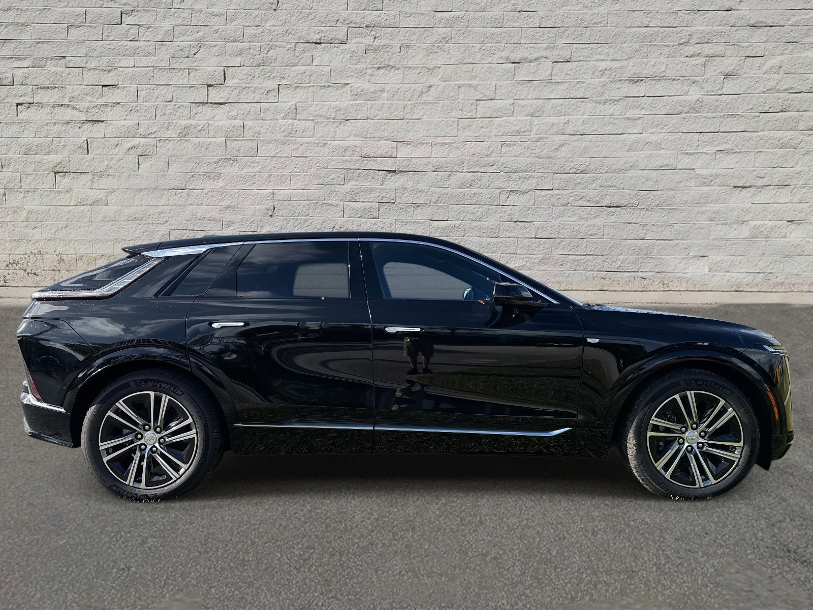 New 2026 Cadillac Lyriq Luxury image 4