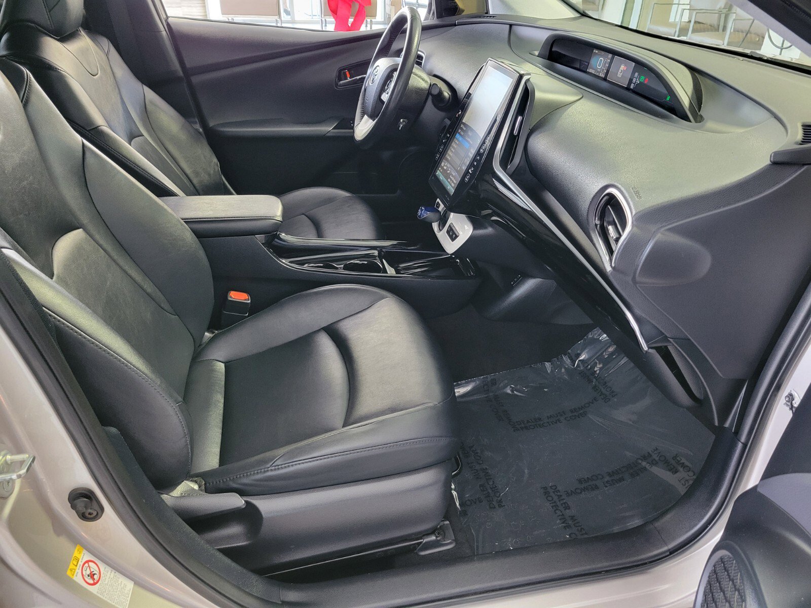 Used 2018 Toyota Prius Prime Premium w/ Carpet Mat Package FWD image 15