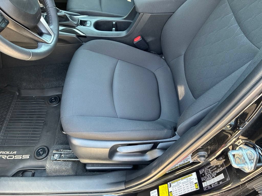 Used 2024 Toyota Corolla Cross LE w/ Moonroof Package AWD/4WD image 12