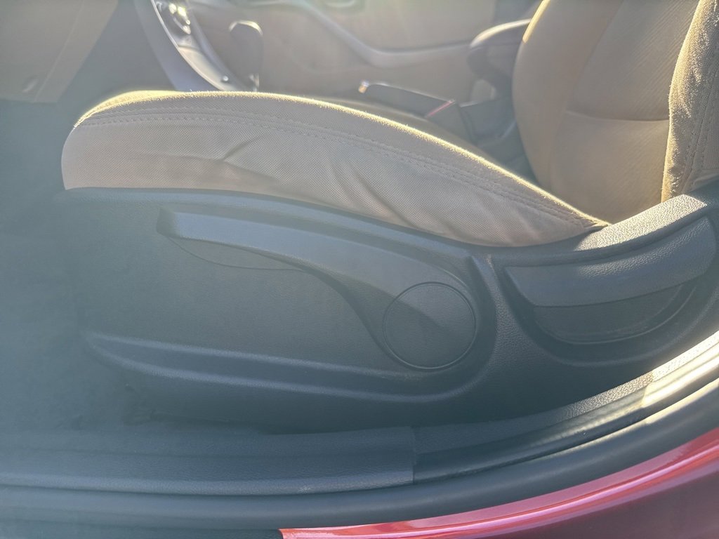 Used 2013 Hyundai Elantra GLS image 15