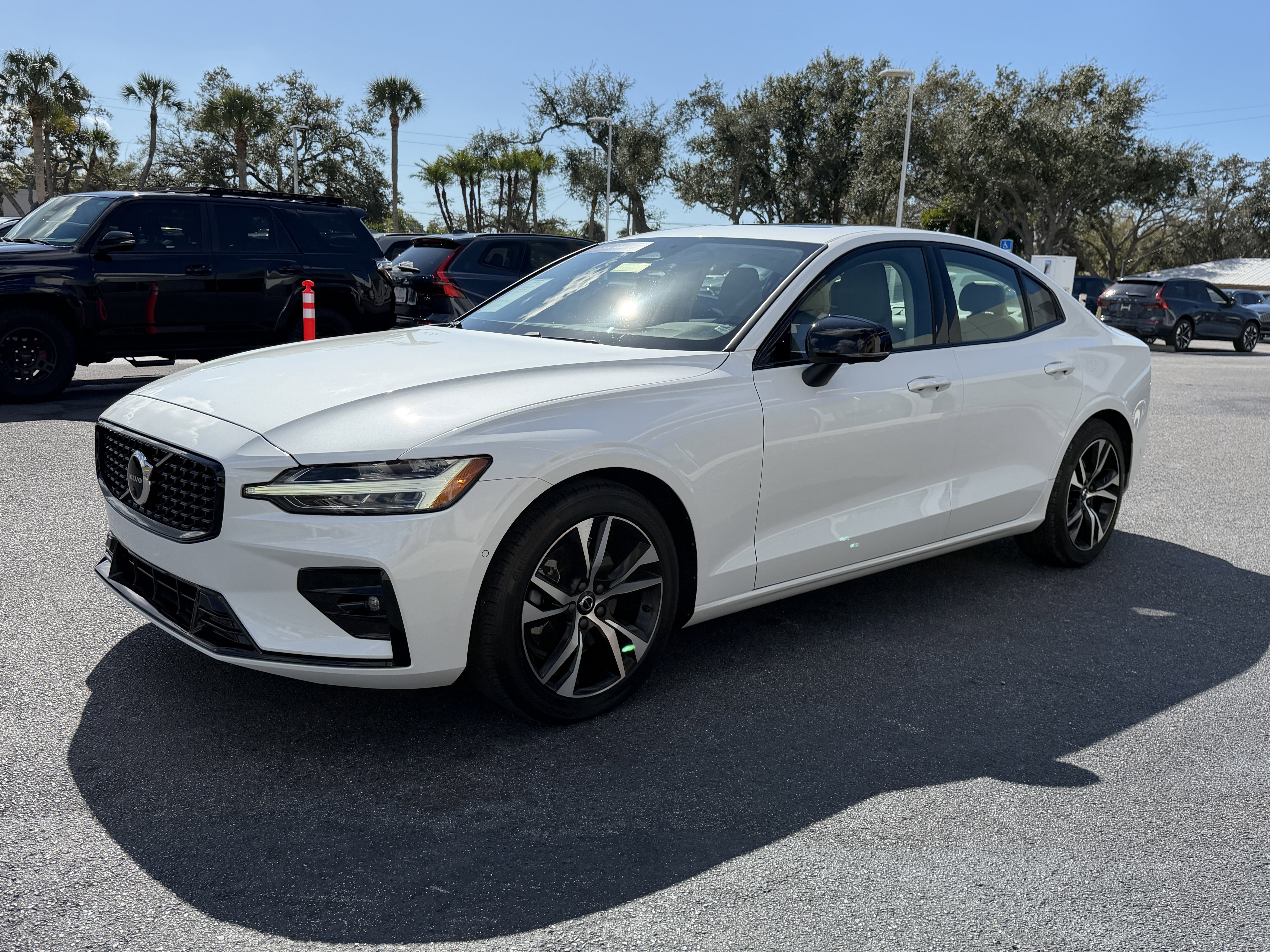 Certified 2024 Volvo S60 B5 Plus image 7