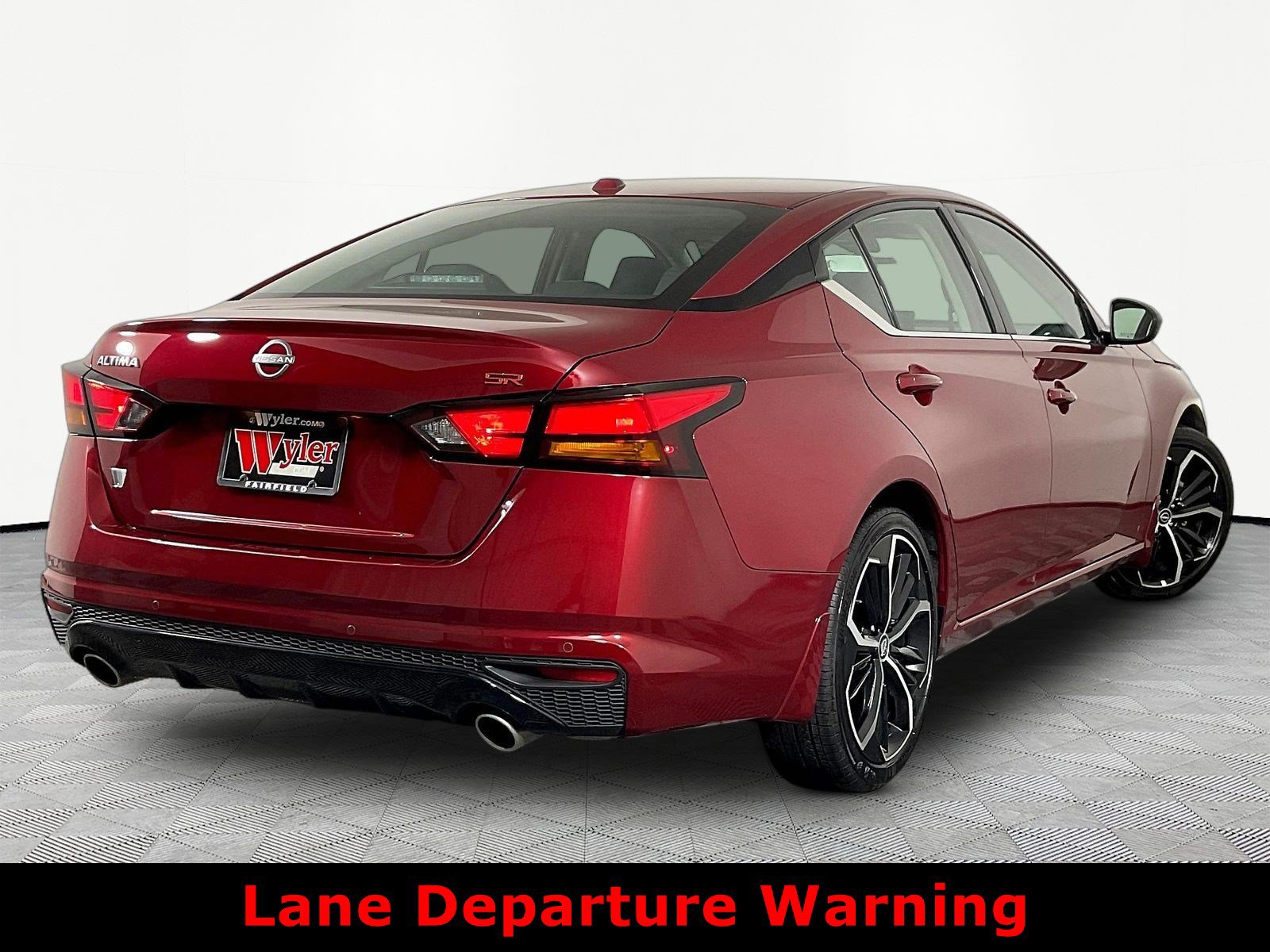 Certified 2025 Nissan Altima 2.5 SR w/ SR Premium Package FWD image 6