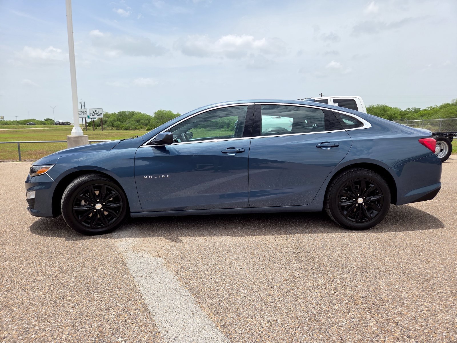 Used 2024 Chevrolet Malibu LT FWD image 4