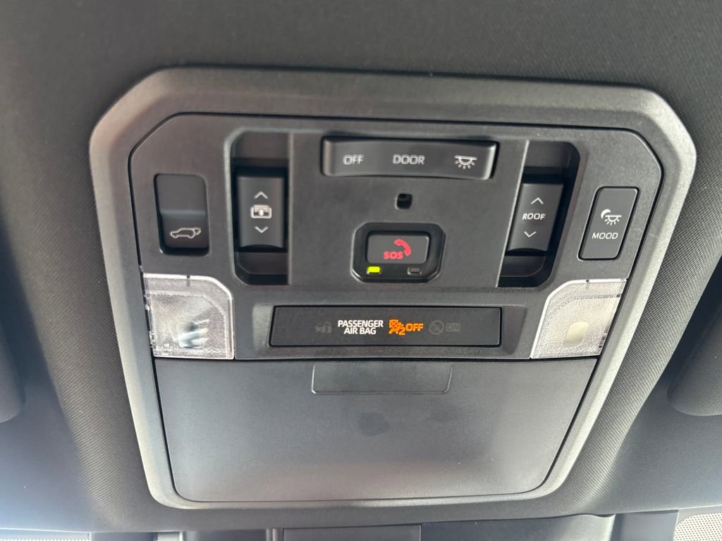Used 2025 Toyota Sequoia Capstone AWD/4WD image 16
