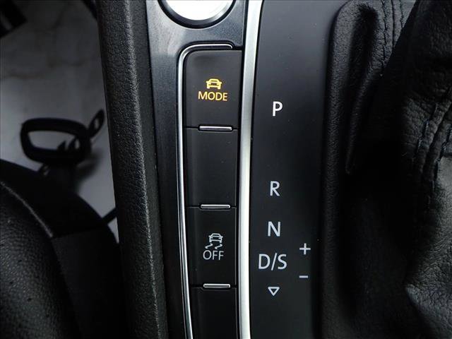 Used 2018 Volkswagen Golf SE image 21