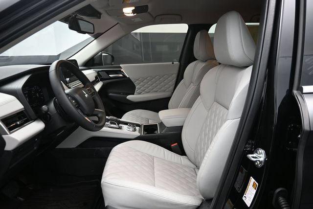 Used 2024 Mitsubishi Outlander SEL Black Edition FWD image 9