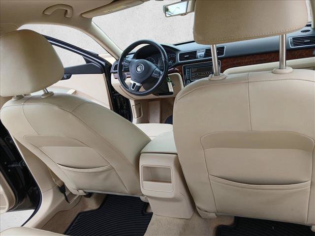 Used 2012 Volkswagen Passat 2.5 SEL FWD image 21