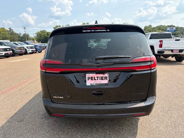 Used 2025 Chrysler Pacifica Limited FWD image 5