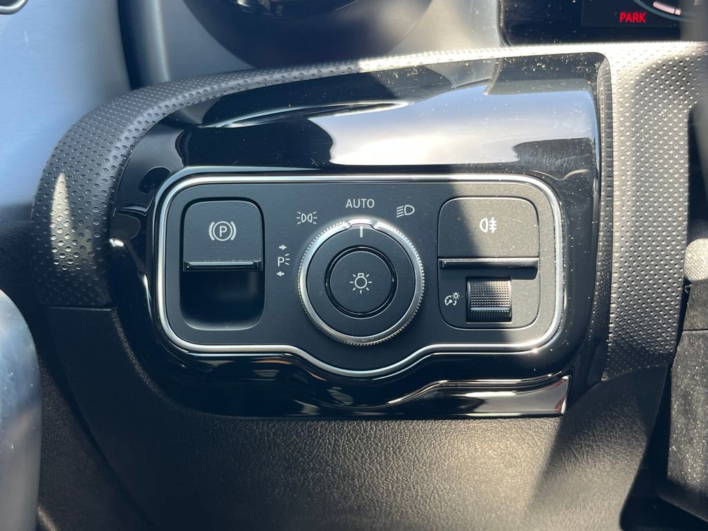 Used 2023 Mercedes-Benz CLA 250 image 24