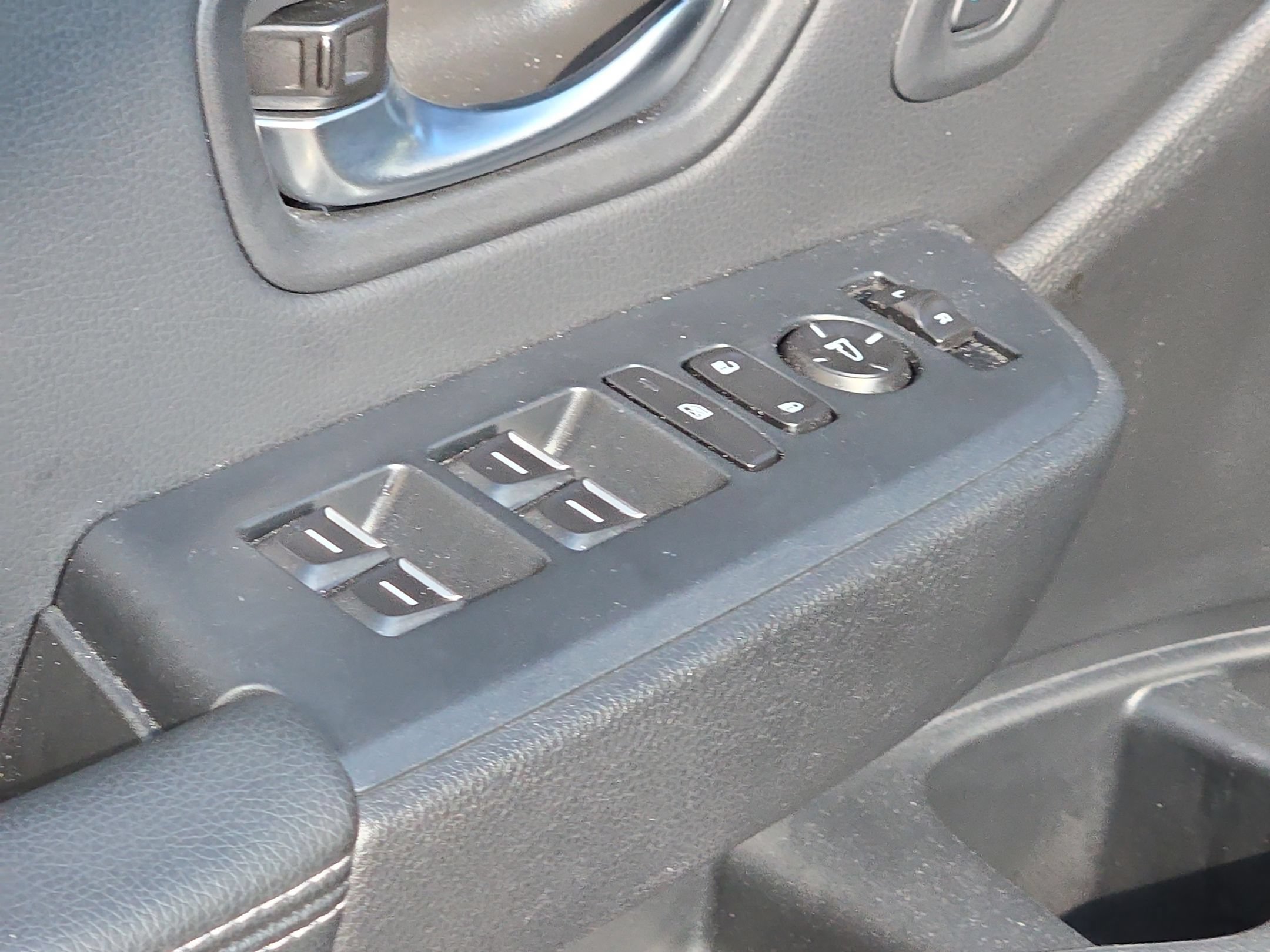 Used 2025 Honda Pilot EX-L image 11